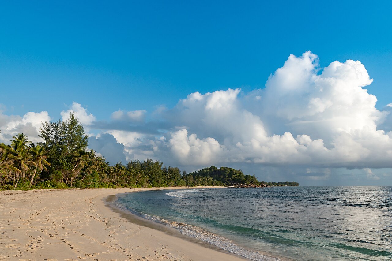 Anse Kerlan, kuva 2