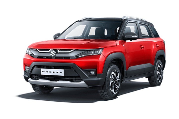 Suzuki Brezza maasturi, etuviistosta kuvattuna vaalealla studiotaustalla