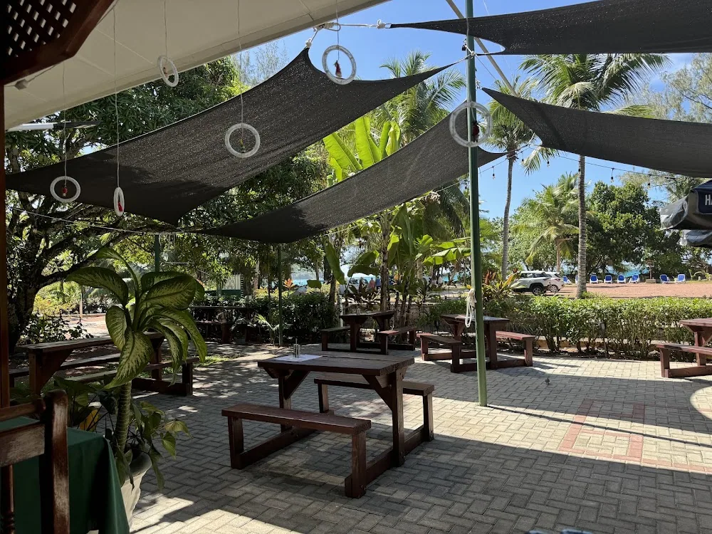 Le Chevalier, Anse Lazio