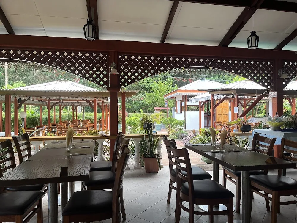 Zerof Restaurant, Anse Reunion